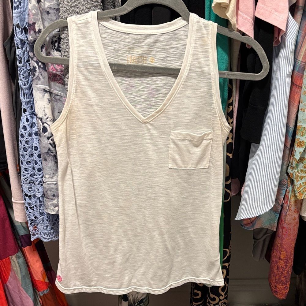 Lilly Pulitzer Women's white vneck Tank Top size XS luxletic fabric